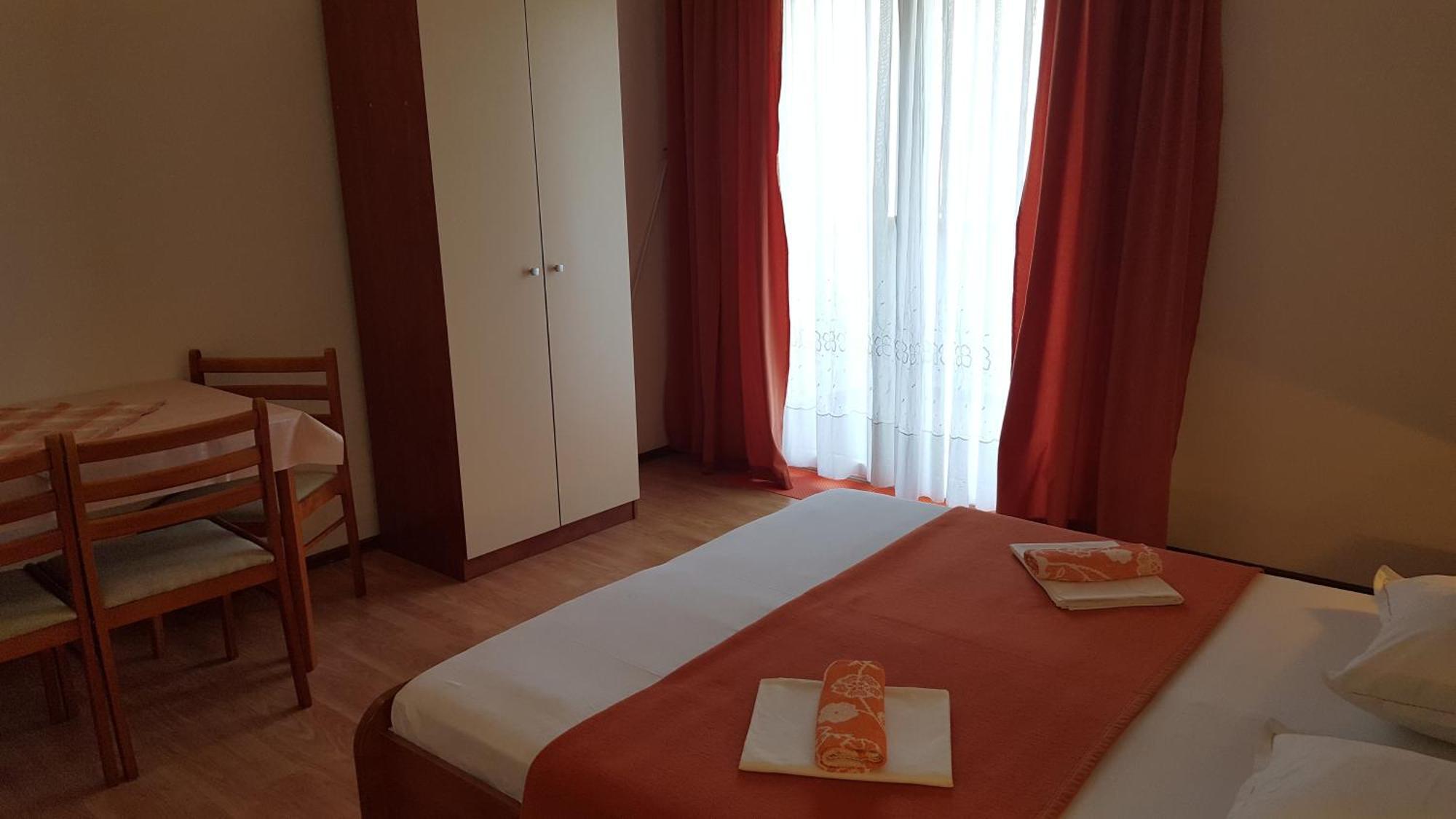 Apartments With A Parking Space Gradac, Makarska - 11332 Værelse billede